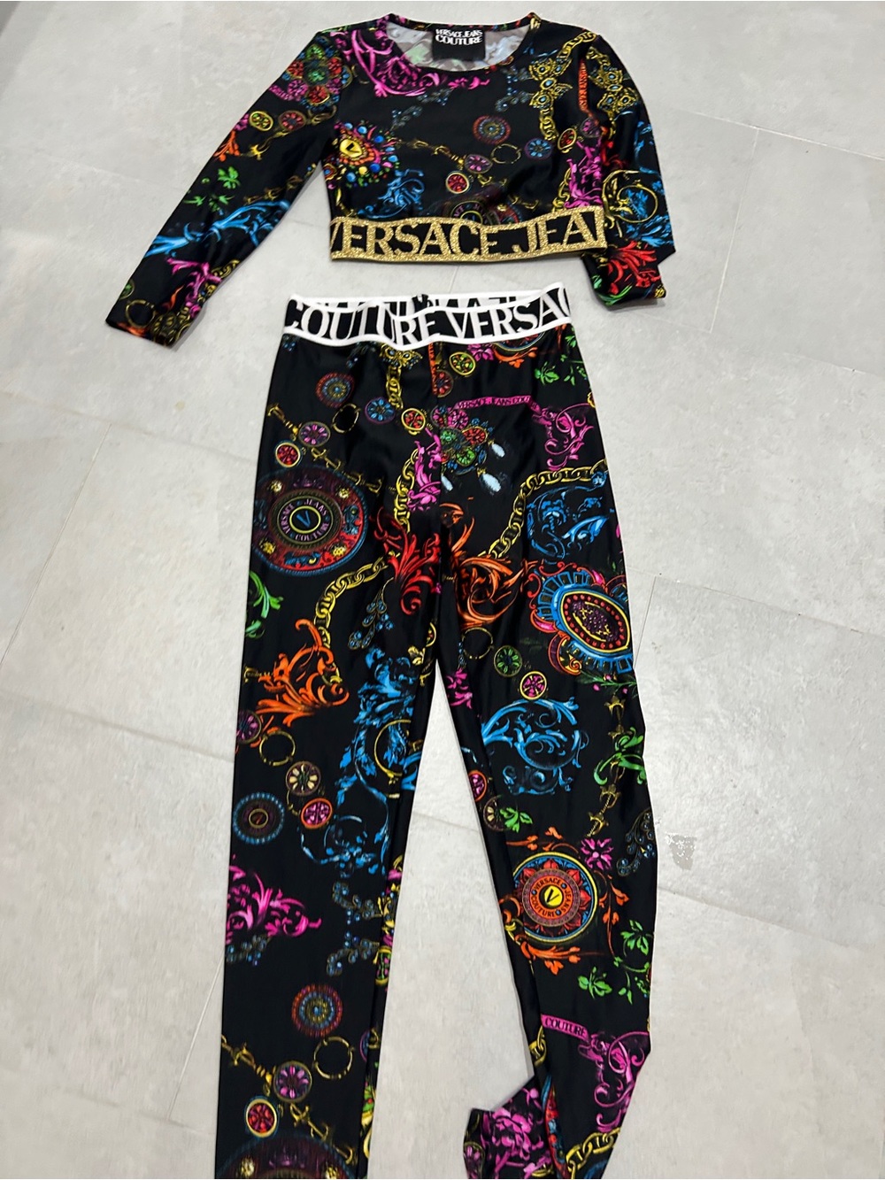 Versace Jeans Couture Black Baroque Print Jersey Leggings and top size 6 medium - Picture 13 of 16